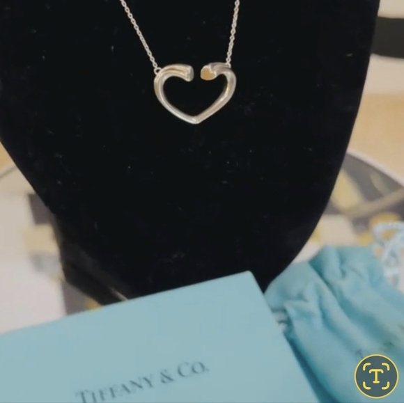 RARE Tiffany & Co Paloma Picasso Tenderness Heart Necklace .925 Sterling Silver - Picture 7 of 9